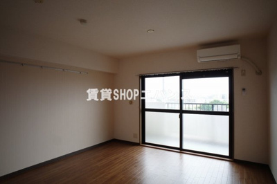 【居間・リビング】 | フェアール習志野 | ゆったり過ごせる居間です