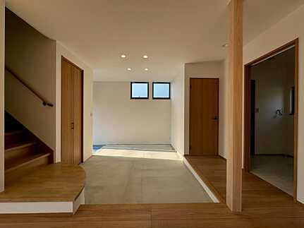 広島市安佐北区深川7丁目　新築一戸建て(全2棟)(JS)の玄関