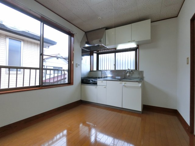 【居間・リビング】 | ※角部屋のお写真になります。ダイニング☆