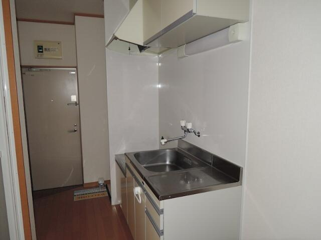 川崎市多摩区菅仙谷２丁目のアパートのキッチン