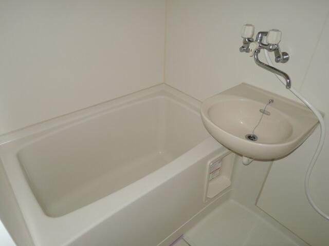 川崎市多摩区菅仙谷２丁目のアパートの浴室