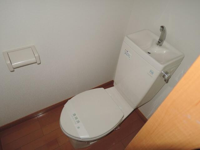 川崎市多摩区菅仙谷２丁目のアパートのトイレ