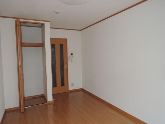 川崎市多摩区菅仙谷２丁目のアパートの収納