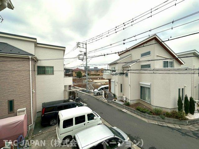 平野の良邸の展望|【View】
スポット的に開けた住宅街のロケーション。交通量も少なく安心して快適な新生活をお過ごしいただけます。