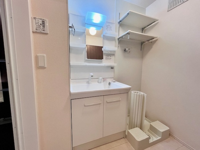 Ｄーｒｏｏｍ松葉の洗面所|忙しい朝には欠かせない洗面所です