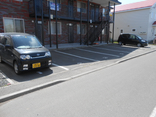 ＨａｐｐｉｎｅｓｓＳｅｎ（ハピネスセン）の駐車場