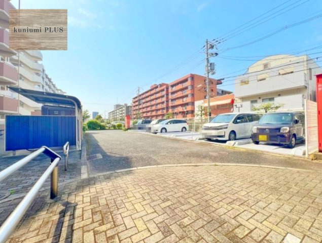 プロムナーデ関目21号棟の駐車場