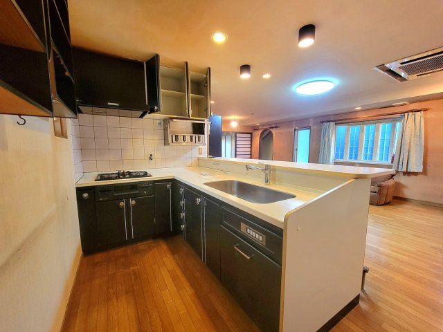 東山区本町21丁目のキッチン