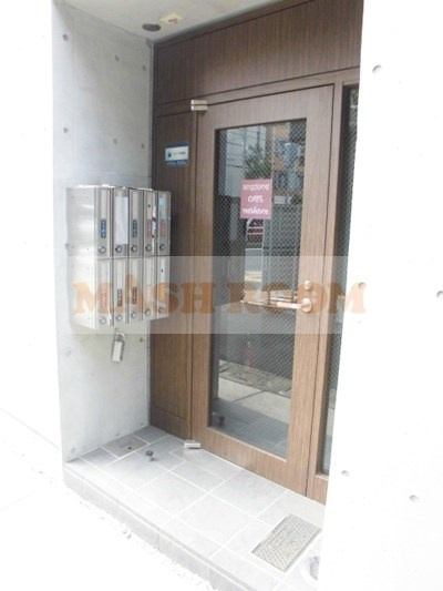 杉並区荻窪４丁目の賃貸マンションのエントランス