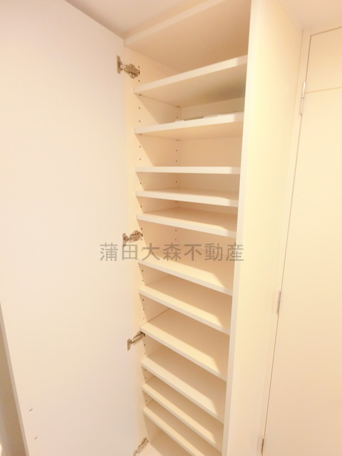 グランドコンシェルジュ蒲田イーストの収納|玄関収納　シューズBOX