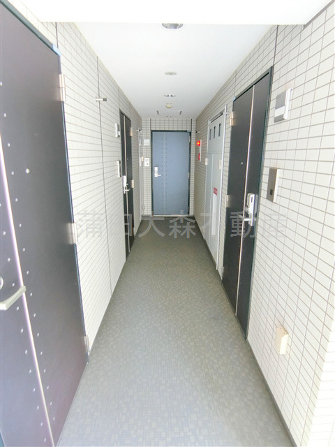 グランドコンシェルジュ蒲田イーストのその他共用部分|屋根付きの共用廊下