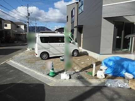 広島市安佐北区深川７丁目　新築一戸建て(全2棟)の前面道路含む現地写真