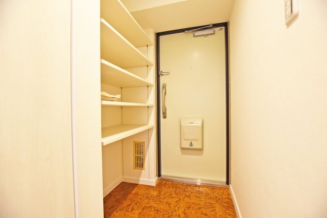 レックスタウン新高弐号館の玄関|2025年12月撮影