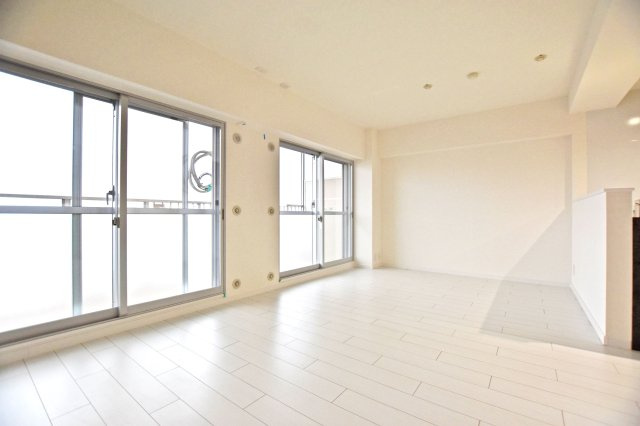 レックスタウン新高弐号館の居間・リビング|2025年12月撮影