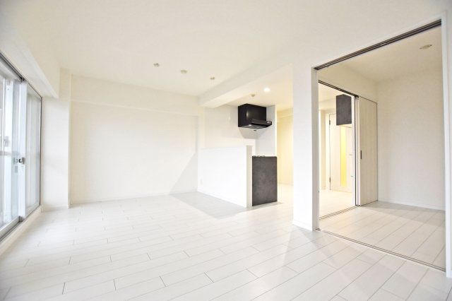 レックスタウン新高弐号館の居間・リビング|2025年12月撮影