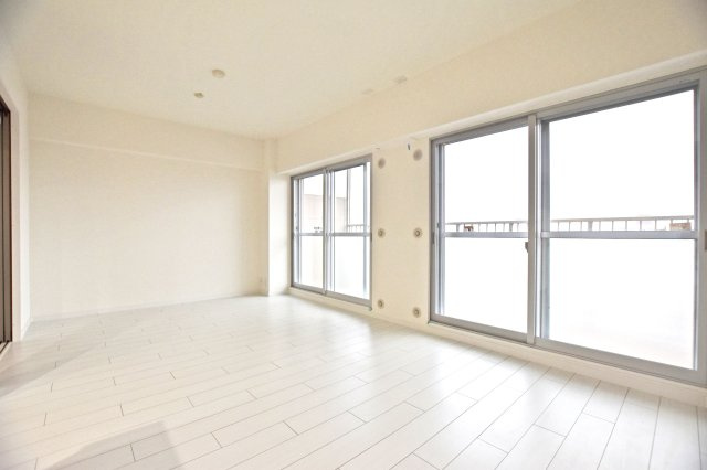 レックスタウン新高弐号館の居間・リビング|2025年12月撮影