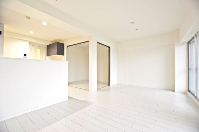 レックスタウン新高弐号館の居間・リビング|2025年12月撮影