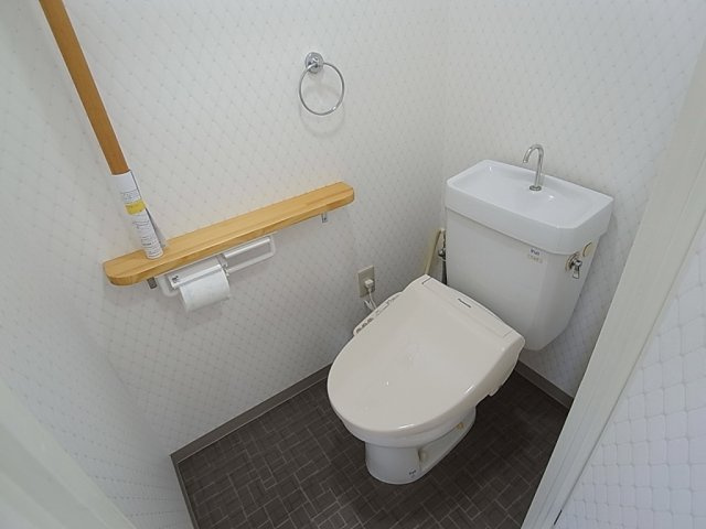 ビラユニオン山の手のトイレ|温水洗浄便座付きトイレ