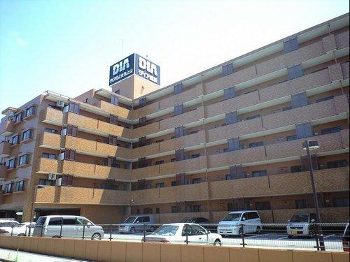 ダイアパレス女池上山の外観