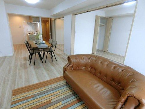 ダイアパレス女池上山の居間・リビング