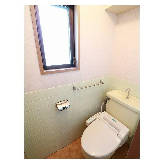 川崎市麻生区岡上の賃貸マンションのトイレ