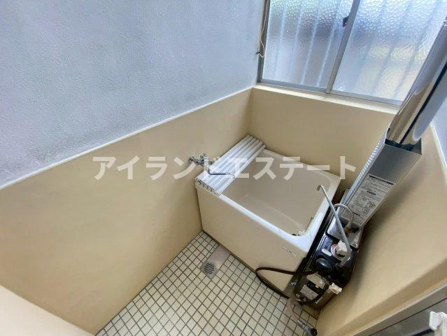 メゾンサユリ　陽当たり良好　角部屋　バストイレ別の浴室