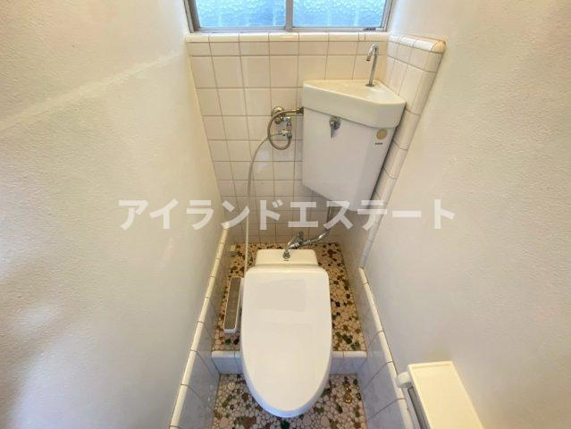 メゾンサユリ　陽当たり良好　角部屋　バストイレ別のトイレ