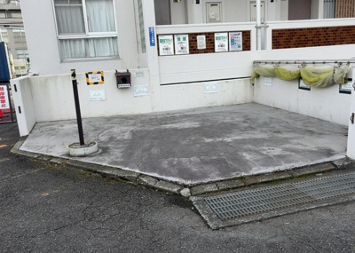 【駐車場】 | サンライフ相模大野台 | 共有部分は、住民なら誰もが使える設備のこと。例えば駐車場やエレベーター、インターネット設備、セキュリティ設備などがあります。他にも、マンションの廊下・外部階段やエントランス・ゴミ置き場などがあります。