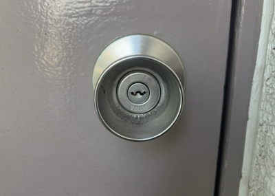 【防犯設備】 | サンライフ相模大野台 | 当然のことではありますが、オートロックやセンサーライト、ホームセキュリティーなどの防犯設備があれば、小さいお子様がいるご家庭も安心ですよね！まず物件購入の際は、防犯設備もチェックするようにしましょう。