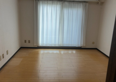 【居間・リビング】 | サンライフ相模大野台 | リビングの間取りの種類は大きくわけてリビングとダイニングが別になっているタイプ、リビングダイニング一体型です。どちらも一長一短ですので、家を選ぶ時はその両面をチェックして決めるようにしましょう。