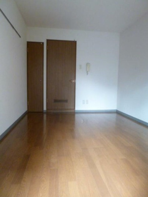 【居間・リビング】 | スカイコート高円寺第5 | 6帖のきれいな洋室。