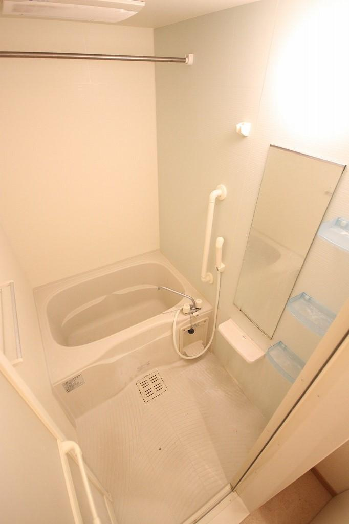 フラットFの浴室|※お部屋により仕様が異なる可能性があります。