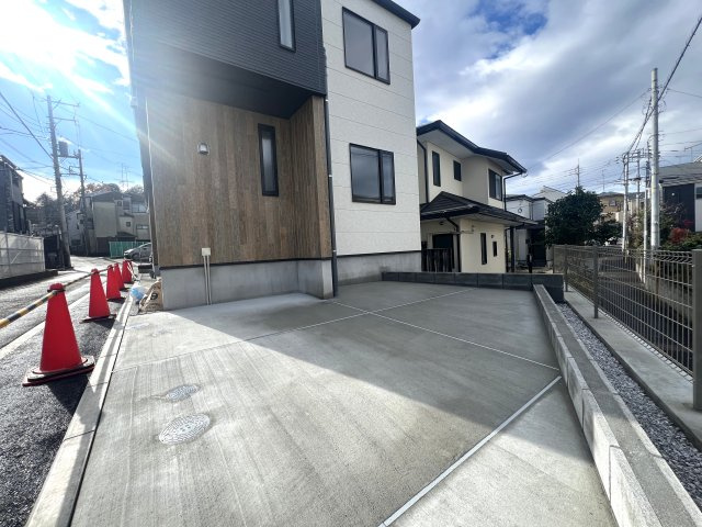 『なが』く・『つ』ねに・『た』のしめる♪そんな街『長津田』緑区長津田町新築戸建の駐車場