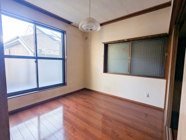 【洋室】 | ふじみ野市大原1丁目　中古一戸建住宅　(ふじみ野店) | 洋室約4.5帖。
隣の洋室を開放してさらに広々とお使いいただける間取りです。