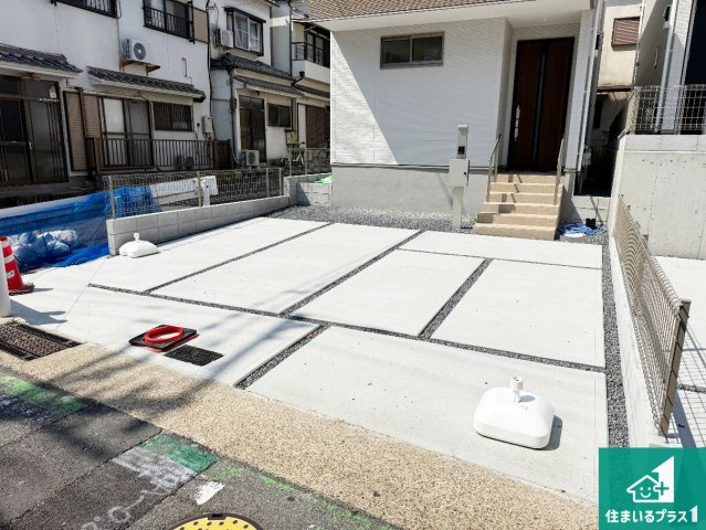 ★29(土)30(日)現地見学可能！★宇治市広野町丸山　全2邸の駐車場|並列２台駐車可能！ゆとりの駐車スペースで車庫入れもスムーズ！