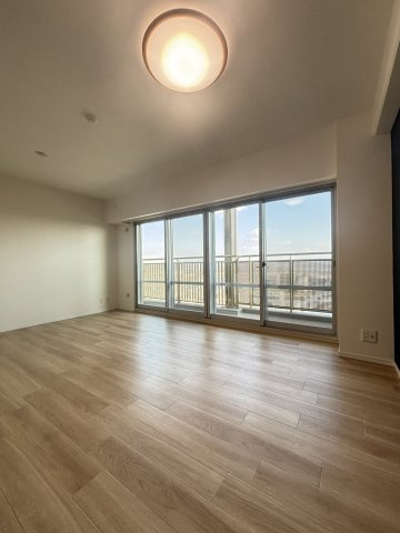 ラ・フォルテ西神中央2番館の洋室|掃き出し窓は2重窓になっています