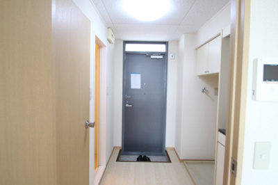 【玄関】 | フローラ都紀α