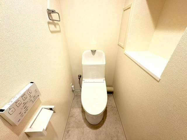 【トイレ】 | アービング北大阪アルブレッサ | 温水洗浄便座付トイレ