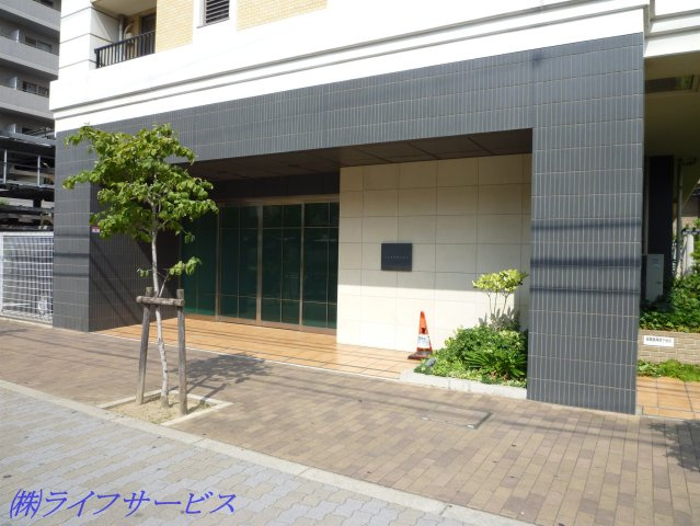 【エントランス】 | アービング北大阪アルブレッサ | エントランス