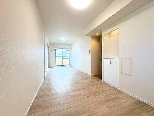 【居間・リビング】 | アービング北大阪アルブレッサ | ＬＤＫ約１６帖／リフォーム済につきすぐのご入居が可能！