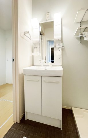 リヴェール F棟の洗面所