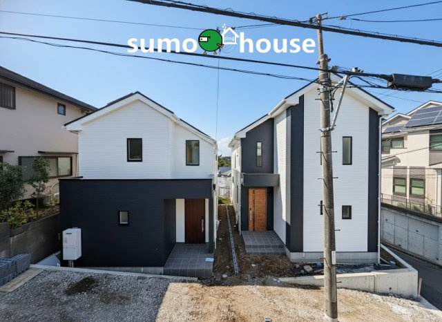 新築デザイナーズ分譲住宅全2棟　大倉山公園からの四季を感じられる立地　港北区大曽根台の外観|大倉山公園至近の豊かな自然と、閑静な第一種低層住居専用地域が織りなす住環境が魅力です 。19帖超の広々としたLDKや、家事動線に優れたシステムキッチン、豊富な収納など設備も充実 。