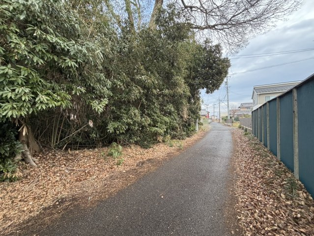 野田市古布内　売地の前面道路含む現地写真