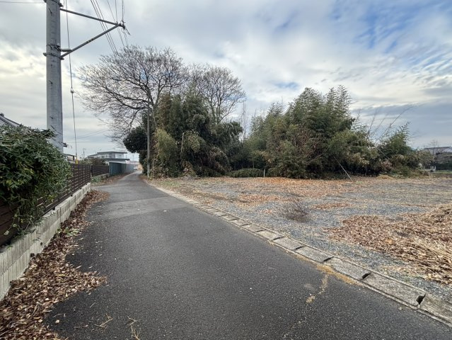 野田市古布内　売地の前面道路含む現地写真