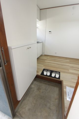 ドミール大泉の玄関