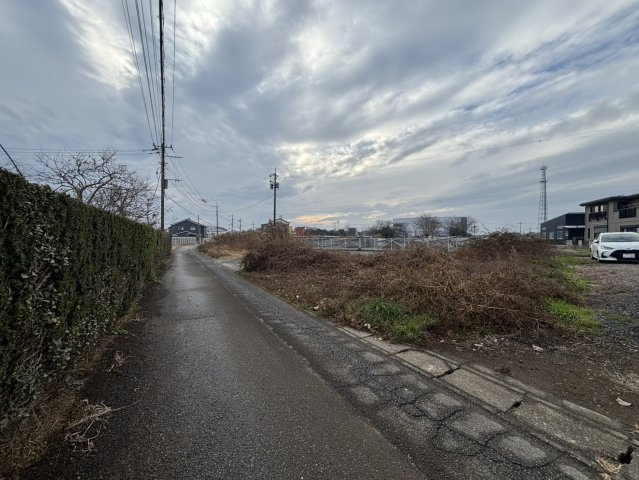 野田市古布内　売地の前面道路含む現地写真