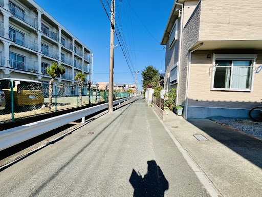 売中古戸建　中央区三島町の前面道路含む現地写真|現地をご覧いただき、周辺環境なども一緒にご確認いただけます。