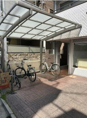 センチュリー21の駐車場|駐輪場