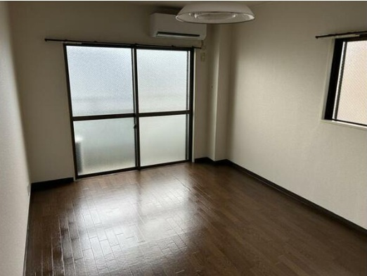 センチュリー21の居間・リビング