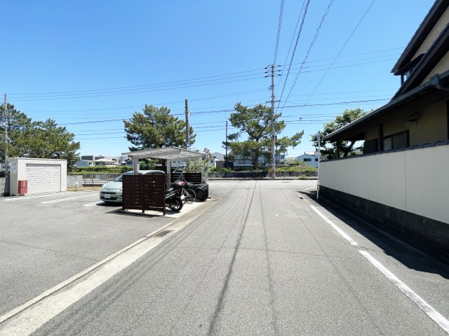 ベレオ新蔵の駐車場